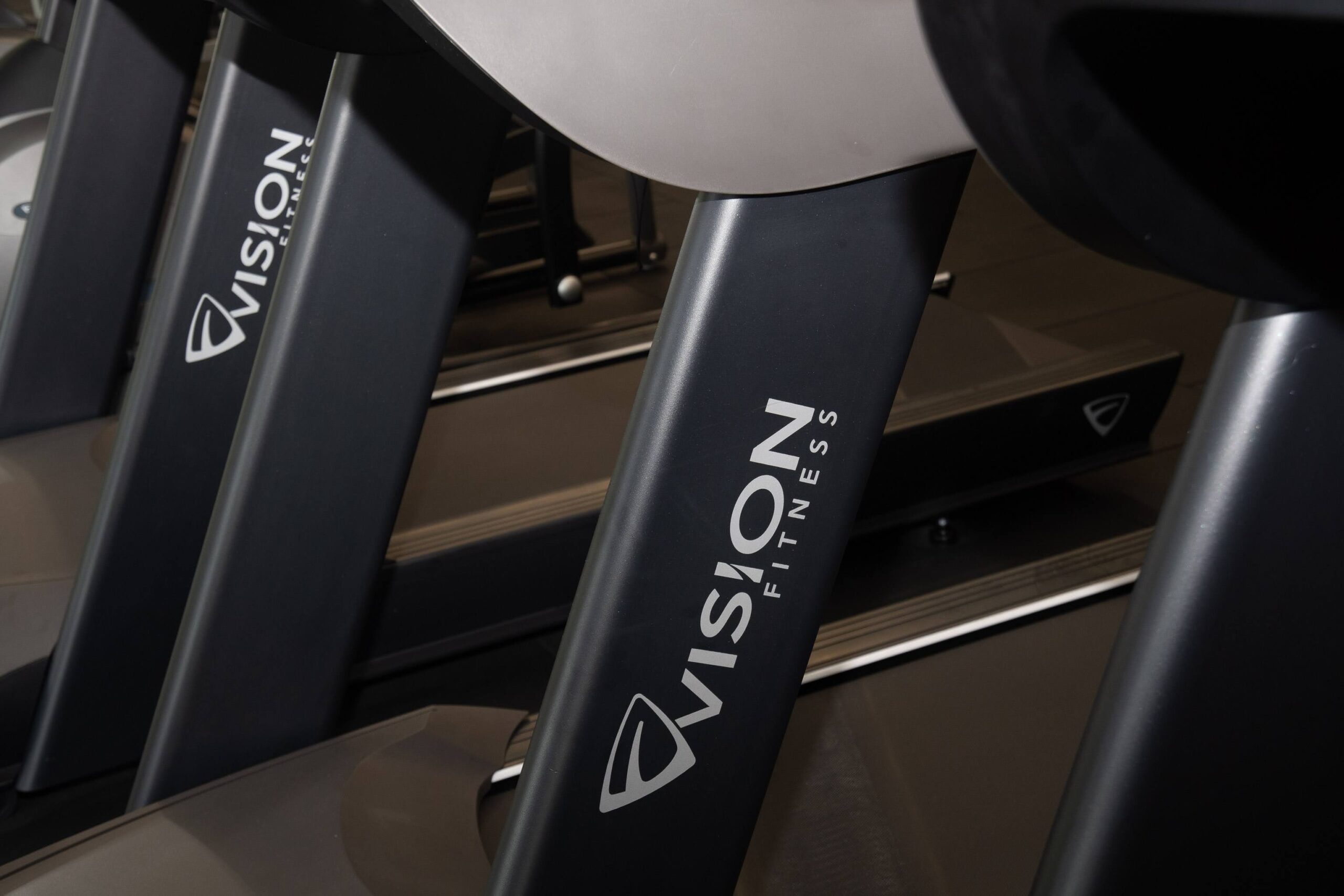 Club Hebraica - Lima Proyecto de gimnasio, trotadoras matrix, multi estacion activeit, banco regulable, elipticas, bicicletas, maquinas de gimnasio