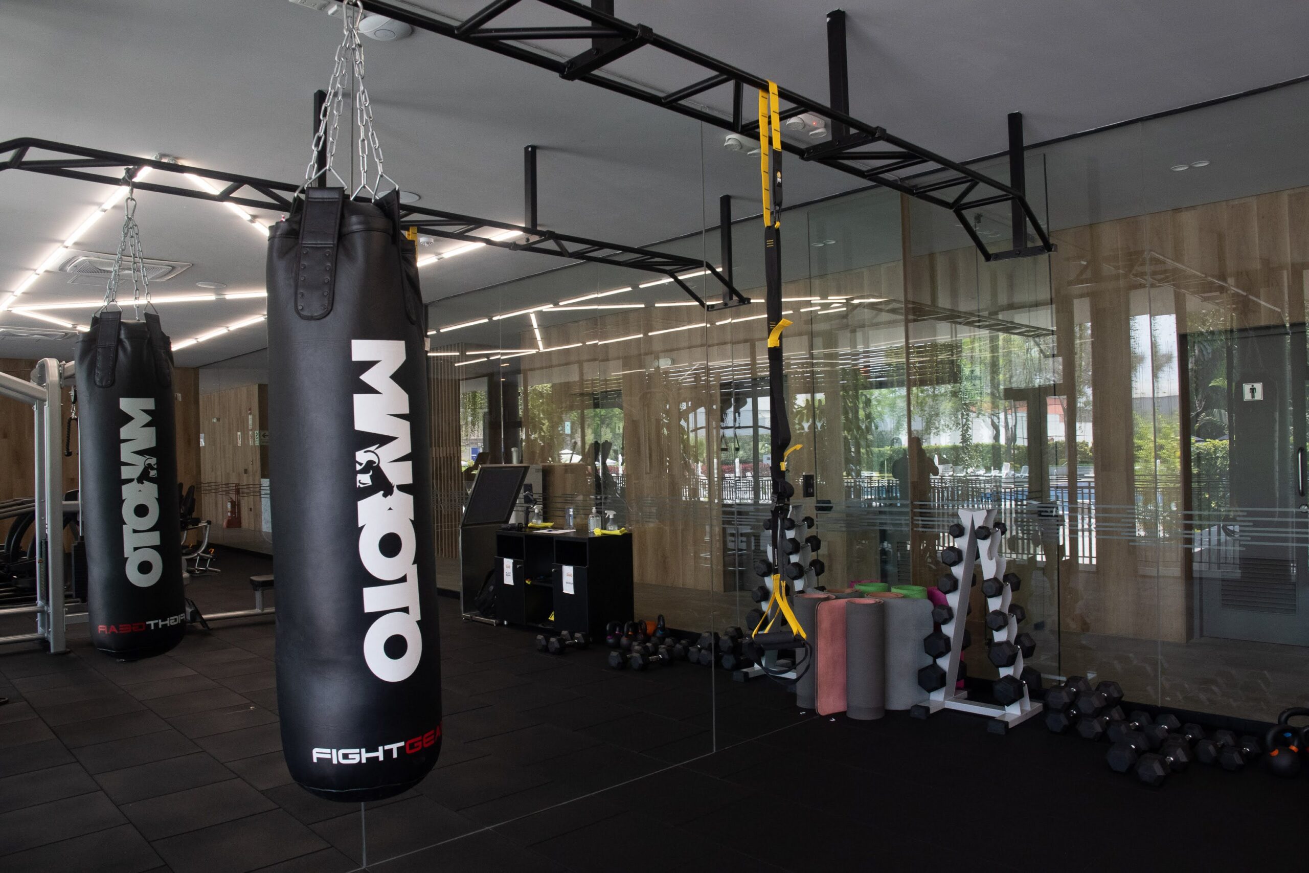 Club Hebraica - Lima Proyecto de gimnasio, trotadoras matrix, multi estacion activeit, banco regulable, elipticas, bicicletas, maquinas de gimnasio