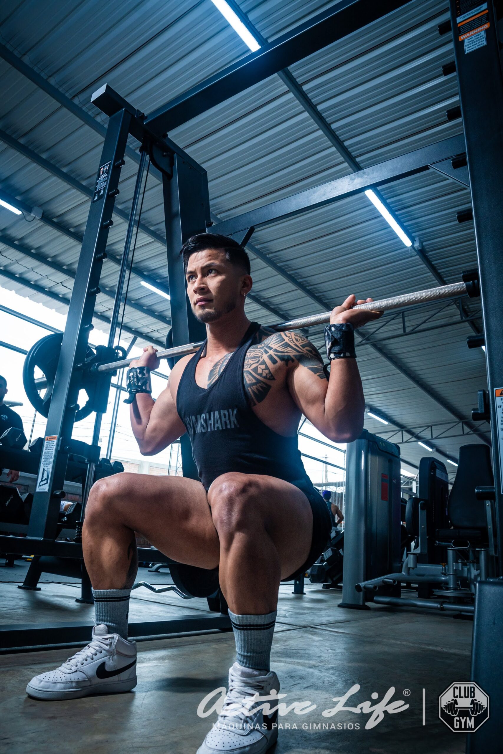 Clubgym - Chincha - Activelife Gimnasio - Smith - Prensa 45 - Sentadilla - Man cuernas - extencion de piernas - Femorales - Poleas - Trotadoras