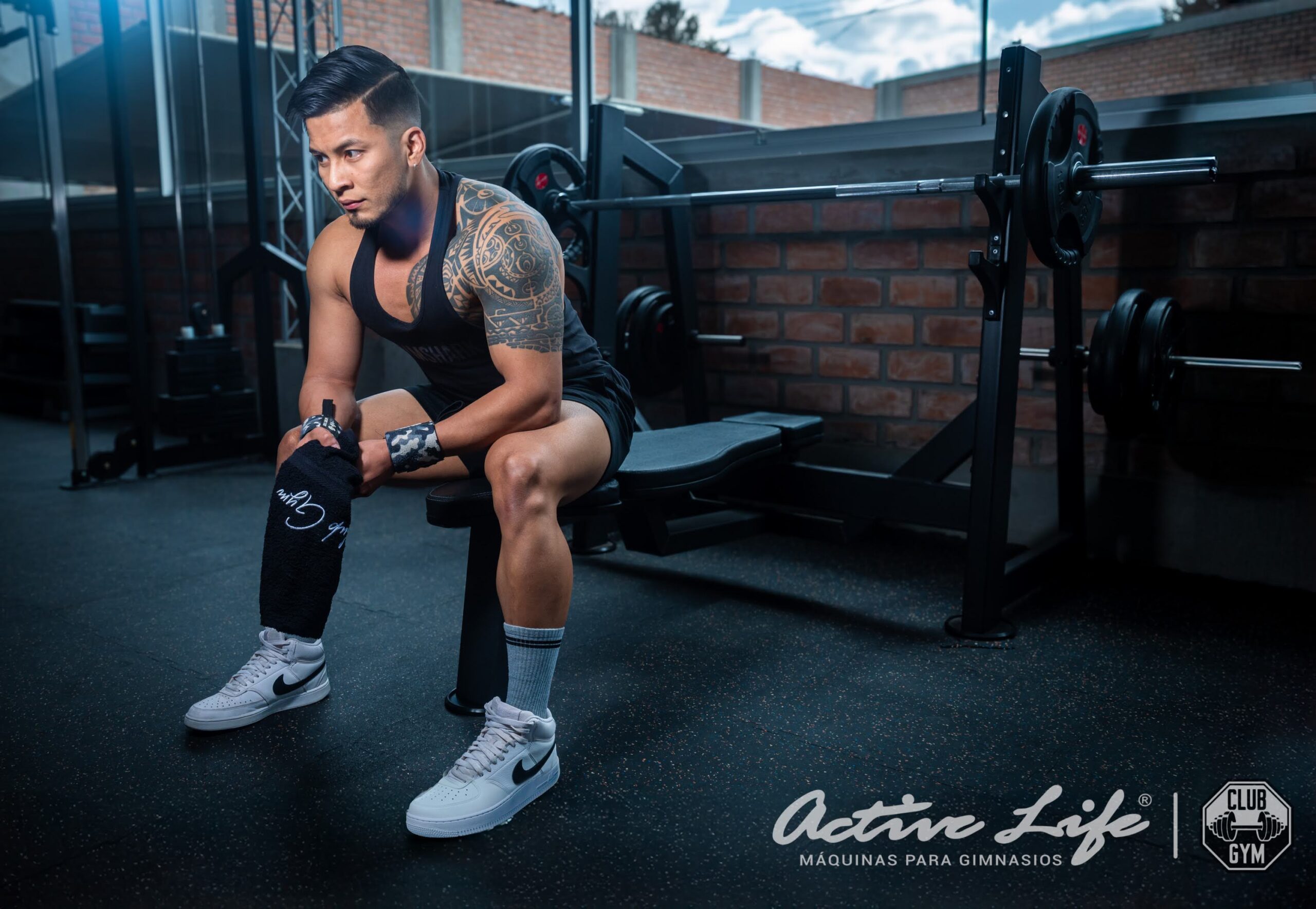 Clubgym - Chincha - Activelife Gimnasio - Smith - Prensa 45 - Sentadilla - Man cuernas - extencion de piernas - Femorales - Poleas - Trotadoras